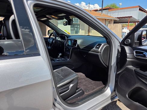 Used 2018 Jeep Grand Cherokee Altitude RWD image 55