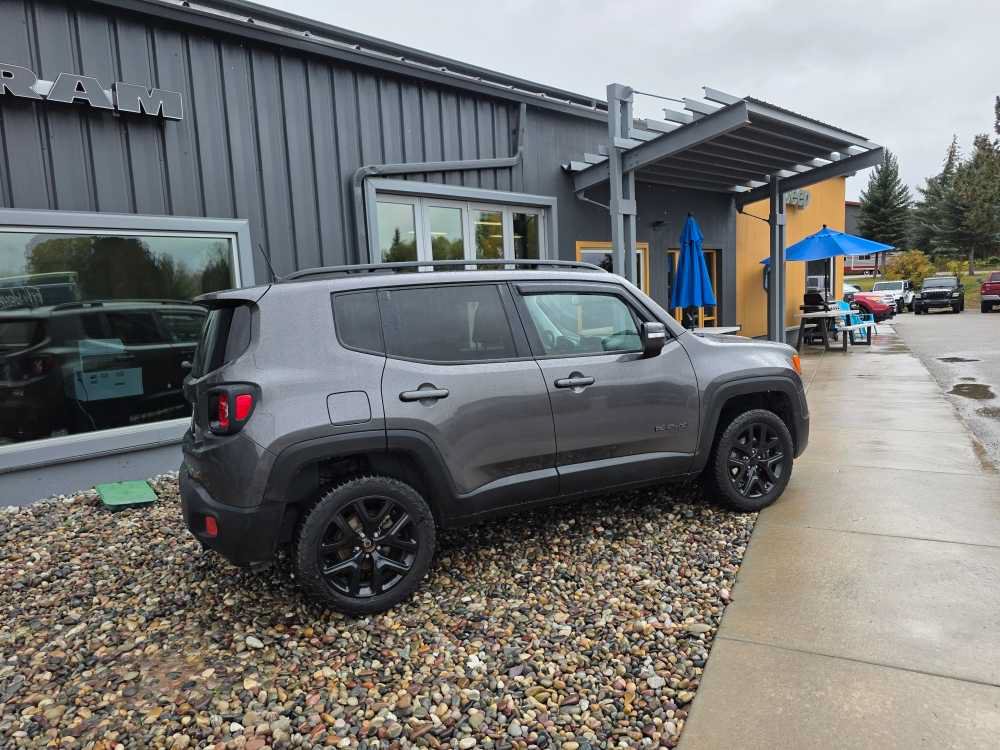 Used 2018 Jeep Renegade Altitude AWD/4WD image 6