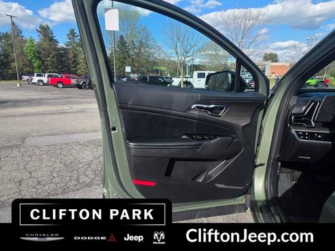 Used 2023 Kia Sportage X-Line AWD/4WD image 7
