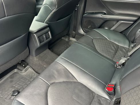 Used 2019 Toyota Camry XSE w/ Navigation Package image 5