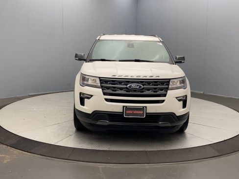 Used 2019 Ford Explorer XLT w/ Equipment Group 202A AWD/4WD image 8
