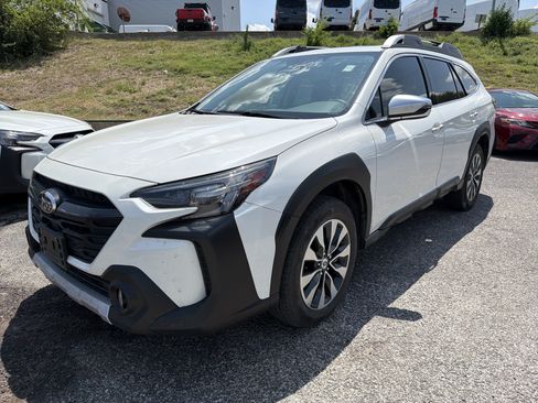 Certified 2025 Subaru Outback Touring AWD/4WD image 7