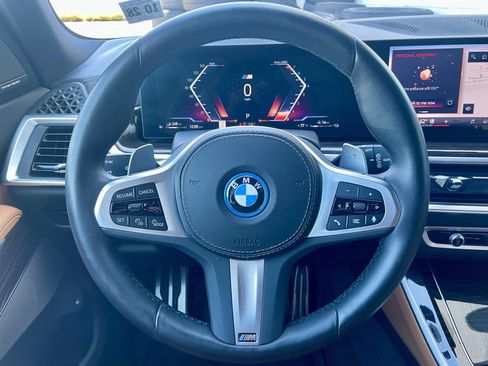 Used 2024 BMW X5 xDrive50e w/ M Sport Package AWD/4WD image 21