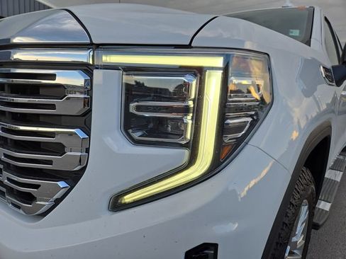 Used 2024 GMC Sierra 1500 Denali w/ Technology Package AWD/4WD image 6