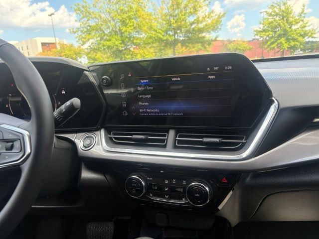 Used 2024 Chevrolet Trax ACTIV w/ Sunroof Package FWD image 22