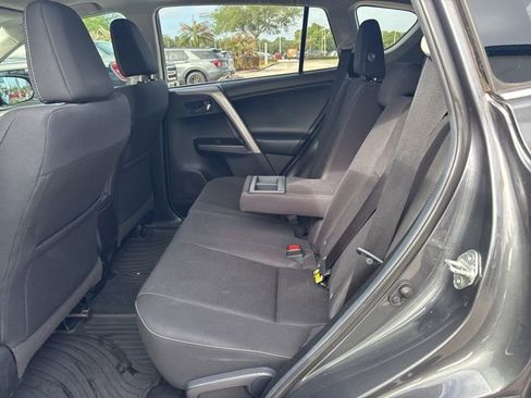 Used 2018 Toyota RAV4 XLE image 10