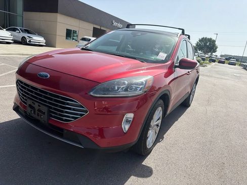 Used 2021 Ford Escape Titanium w/ Titanium Elite Package AWD/4WD image 14