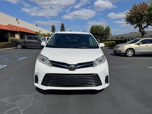 Used 2019 Toyota Sienna LE FWD image 8