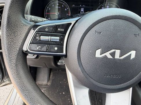 Used 2022 Kia Forte LXS w/ LXS Technology Package FWD image 24
