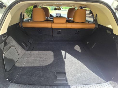 Used 2015 Lexus CT 200h w/ Navigation Package FWD image 17