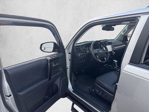 Used 2021 Toyota 4Runner TRD Off-Road Premium w/ Moonroof Package AWD/4WD image 10