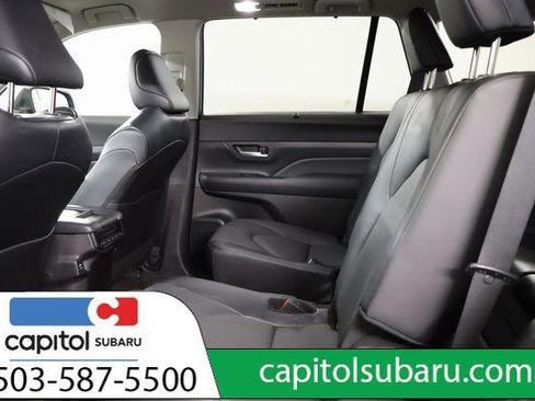 Used 2024 Toyota Grand Highlander XLE image 30