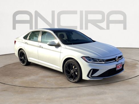 New 2025 Volkswagen Jetta SE image 2