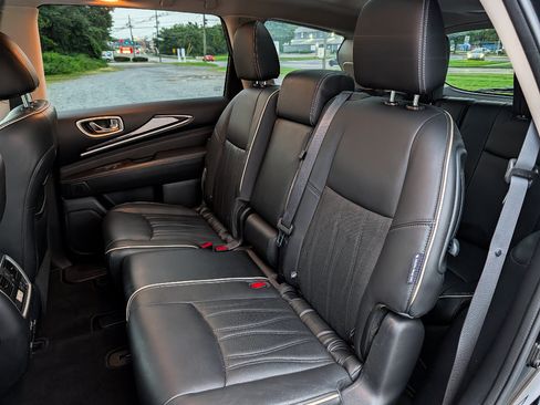 Used 2019 INFINITI QX60 Luxe w/ Sensory Package AWD/4WD image 18