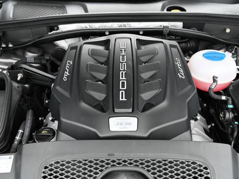 Used 2018 Porsche Macan Turbo image 60