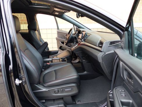 Used 2025 Honda Odyssey Sport-L image 44