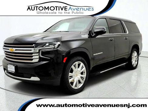 Used 2023 Chevrolet Suburban High Country w/ Advanced Technology Package AWD/4WD image 1