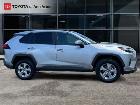 Used 2025 Toyota RAV4 XLE AWD/4WD image 11