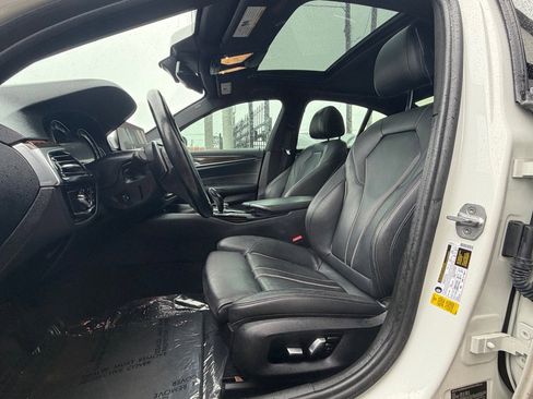 Used 2019 BMW 530i w/ Convenience Package RWD image 9