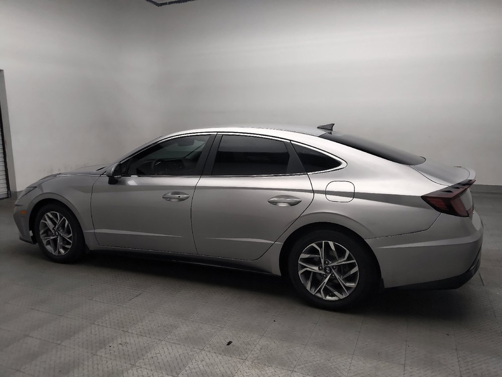 Used 2021 Hyundai Sonata SEL w/ Winter Weather Package FWD image 3