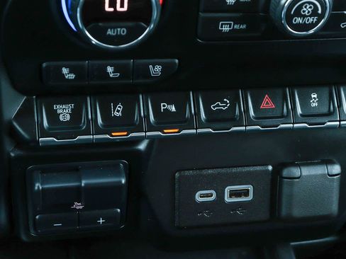 Used 2021 Chevrolet Silverado 2500 LTZ w/ LTZ Premium Package image 31