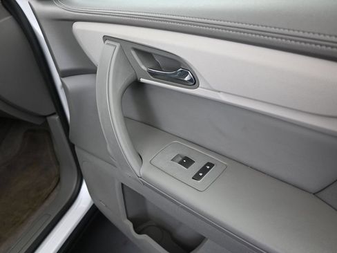 Used 2016 Chevrolet Traverse LT w/ Traveler's Package FWD image 23