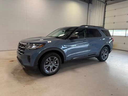 New 2026 Ford Explorer Active w/ Active Comfort Package AWD/4WD image 3