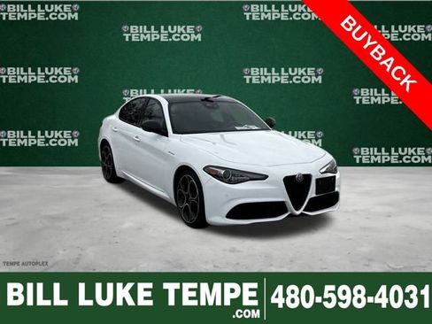 Used 2022 Alfa Romeo Giulia Veloce image 1