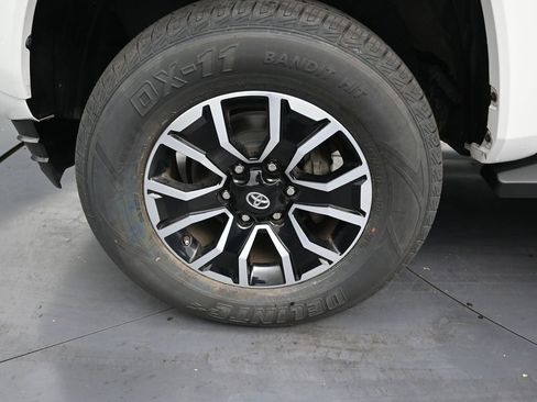 Used 2020 Toyota Tacoma TRD Sport w/ Technology Package RWD image 9