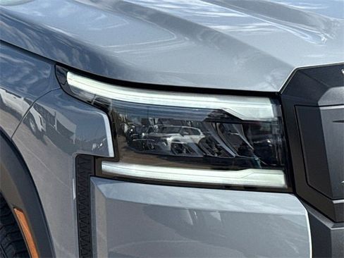 New 2026 Nissan Frontier PRO-4X w/ Pro-4x Convenience Package image 5