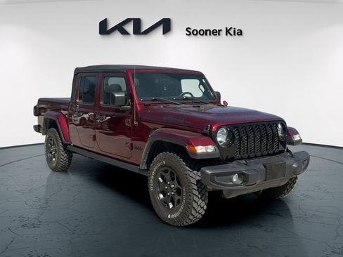 Used 2021 Jeep Gladiator Willys image 8