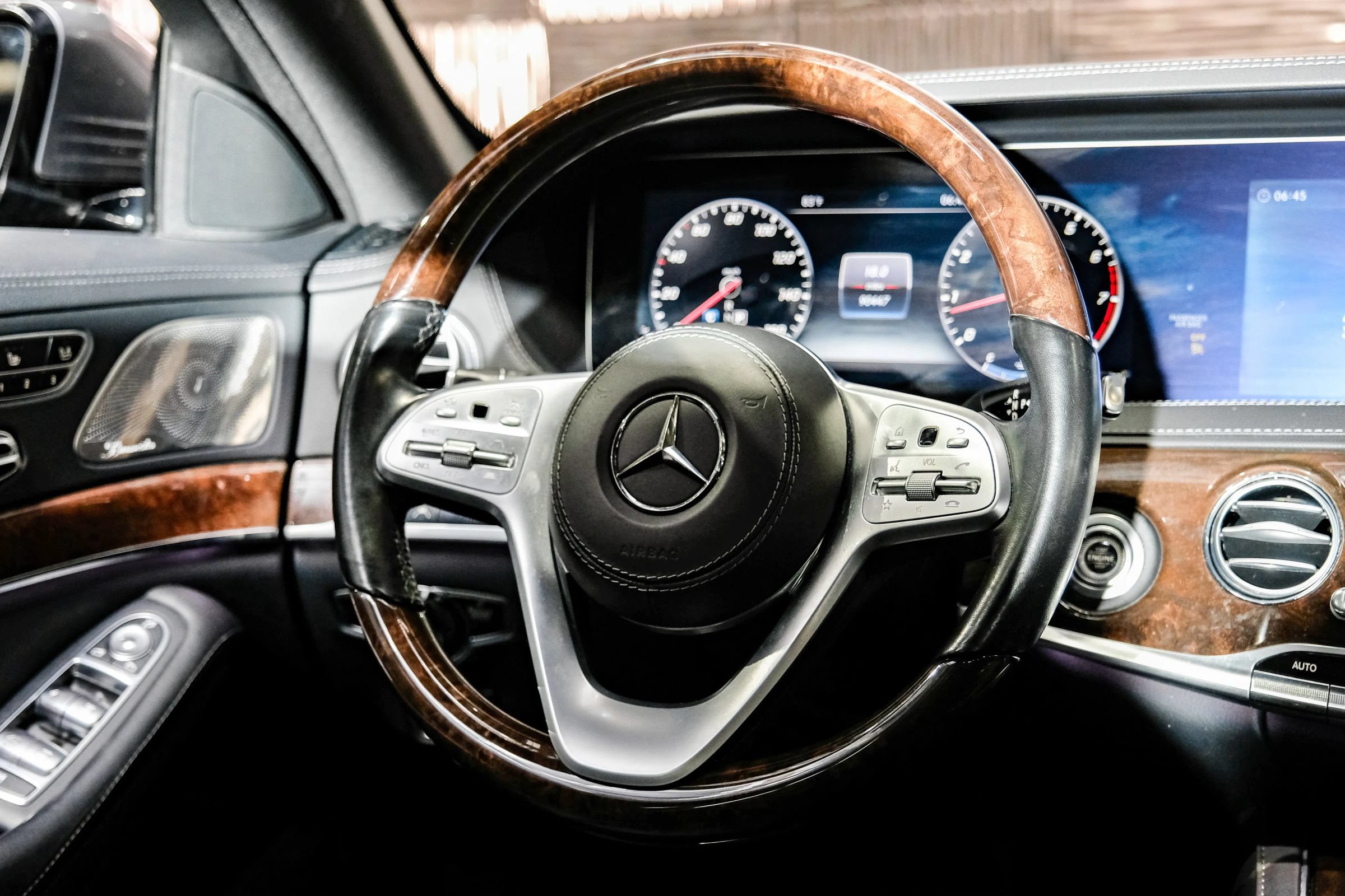 Used 2018 Mercedes-Benz S 560 4MATIC Sedan image 17