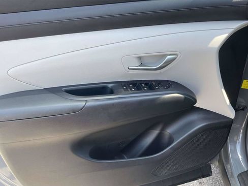Certified 2025 Hyundai Tucson SE FWD image 13