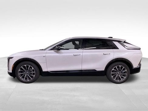 New 2025 Cadillac Lyriq Sport AWD/4WD image 10