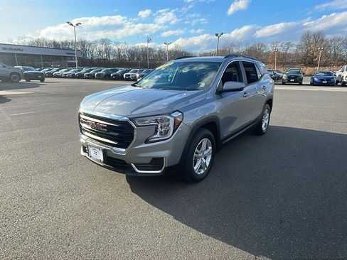 Certified 2023 GMC Terrain SLE w/ Driver Convenience Package image 3