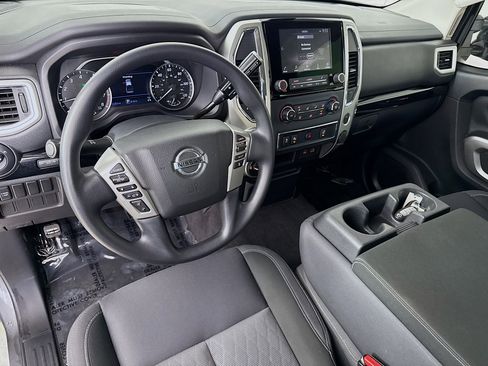 Used 2021 Nissan Titan SV w/ Accessory Utility Package image 9
