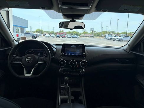 Used 2024 Nissan Sentra SV FWD image 35