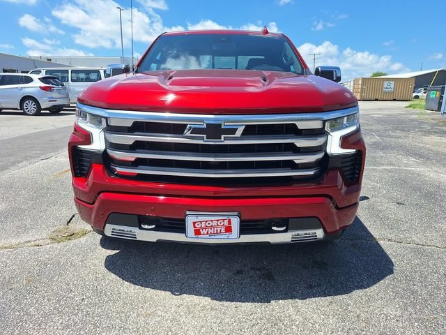 Used 2024 Chevrolet Silverado 1500 High Country w/ High Country Premium Package AWD/4WD image 9