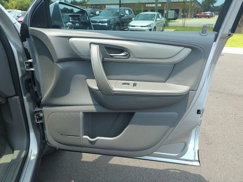 Used 2015 Chevrolet Traverse LT FWD image 34