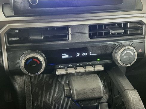 Used 2025 Toyota 4Runner SR5 AWD/4WD image 23