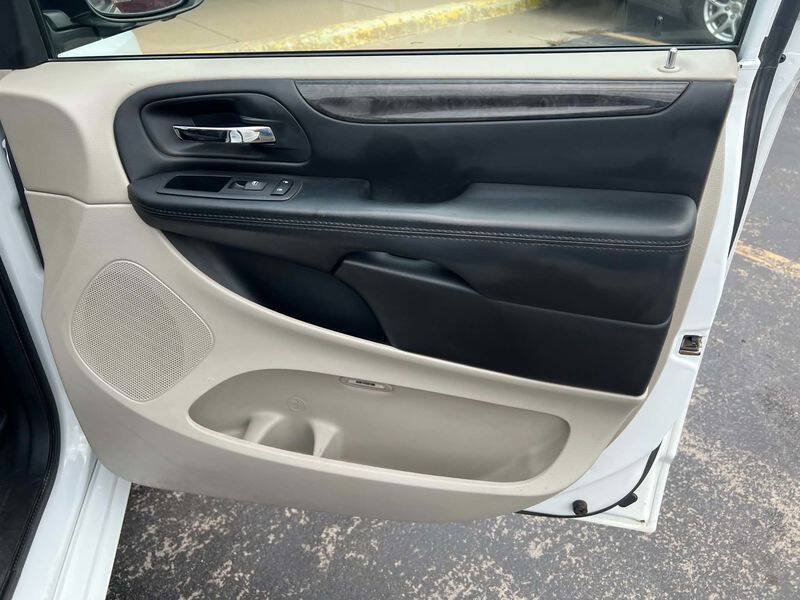 Used 2017 Dodge Grand Caravan SE w/ Power Window Group FWD image 30