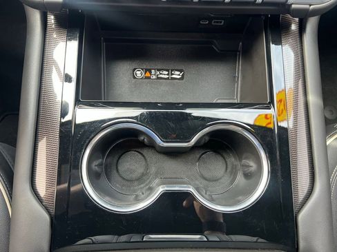 Used 2025 GMC Yukon XL Elevation image 37
