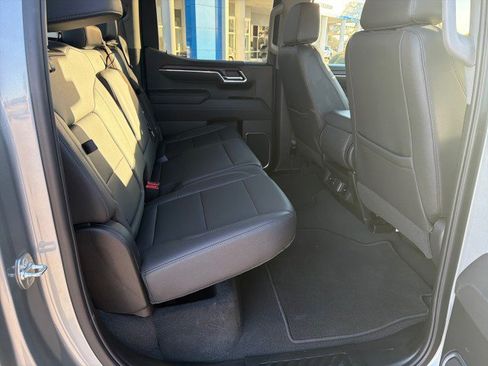 Used 2025 GMC Sierra 1500 SLT image 17
