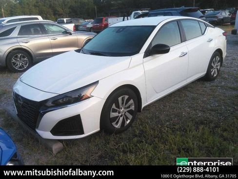Used 2024 Nissan Altima 2.5 S FWD image 1