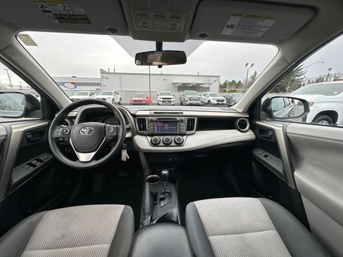 Used 2013 Toyota RAV4 LE image 33