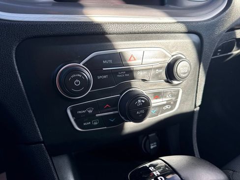 Used 2022 Dodge Charger SXT image 40