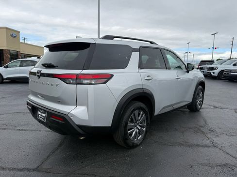 Used 2025 Nissan Pathfinder SV AWD/4WD image 22