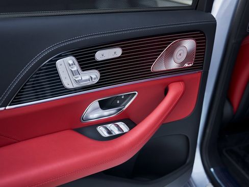 Used 2026 Mercedes-Benz Maybach GLS 600 4MATIC image 57