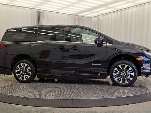 Used 2025 Honda Odyssey Elite image 6