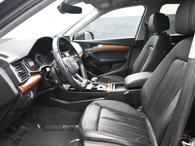 Used 2022 Audi Q5 2.0T Premium w/ Convenience Package AWD/4WD image 12